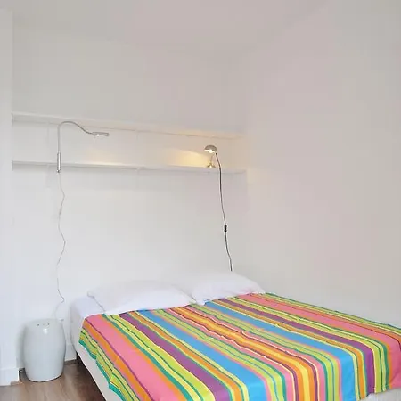 Romantic And Bright Париж
